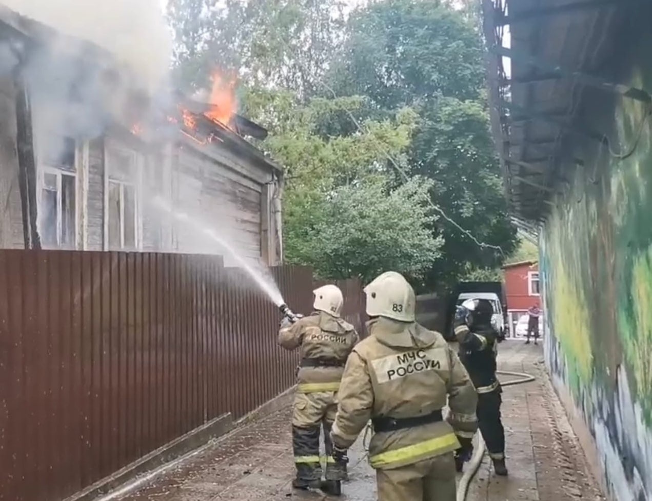 Гость бомжа сгорел в клубе собаководства